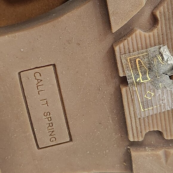 Call it Spring Vegan Leather Chelsea Boots Tan Size 7 - Picture 9 of 12